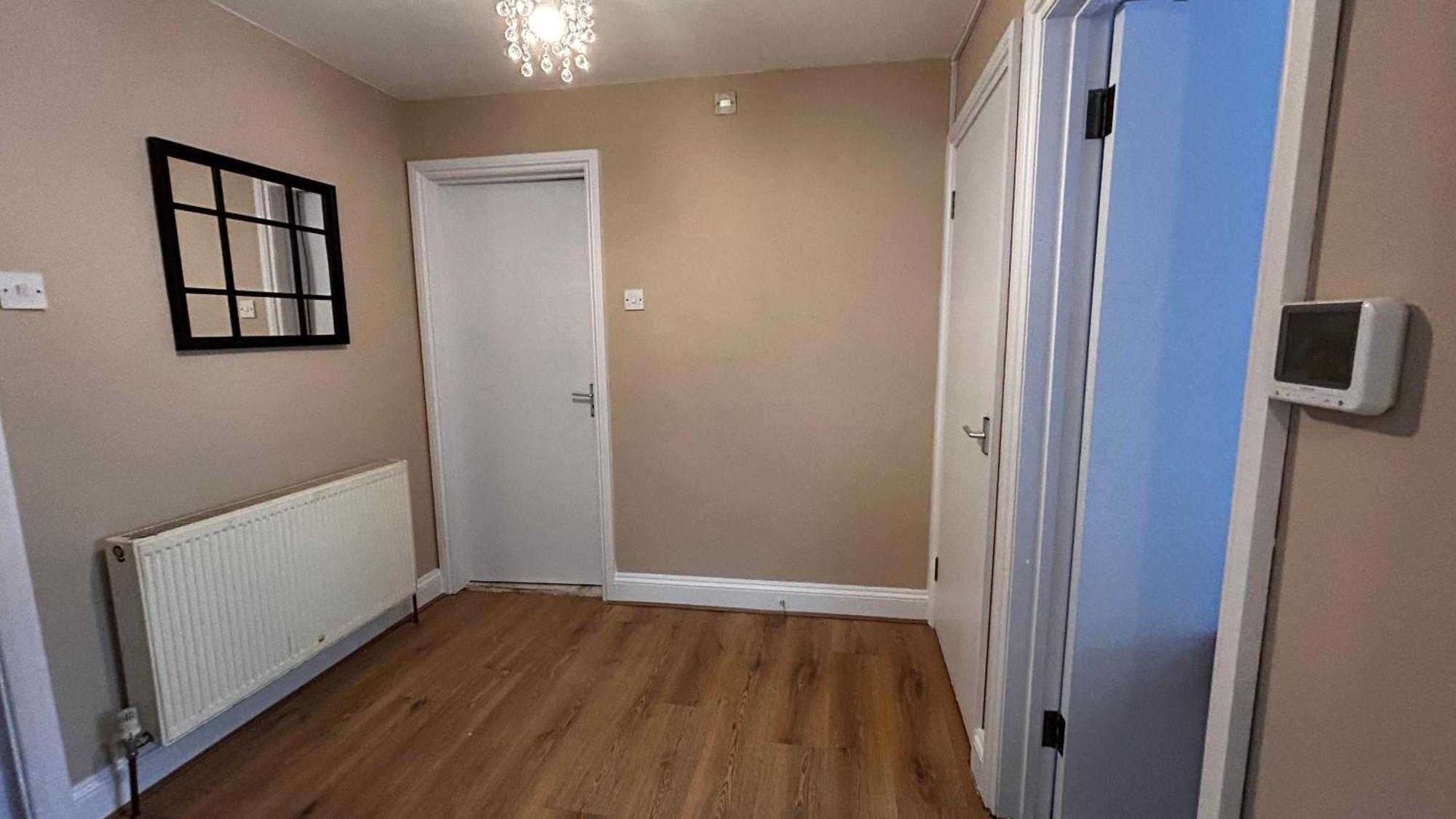 Free Parking 2 Bed Flat Near Heathrow Airport Hillingdon