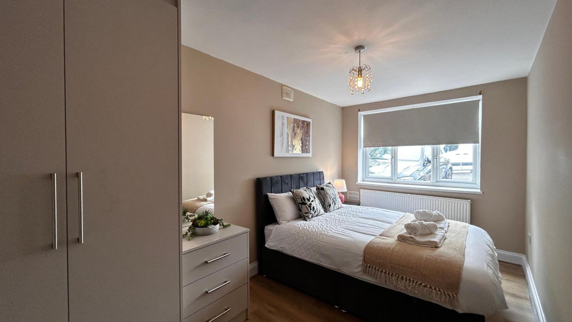 Free Parking 2 Bed Flat Near Heathrow Airport * Hillingdon
