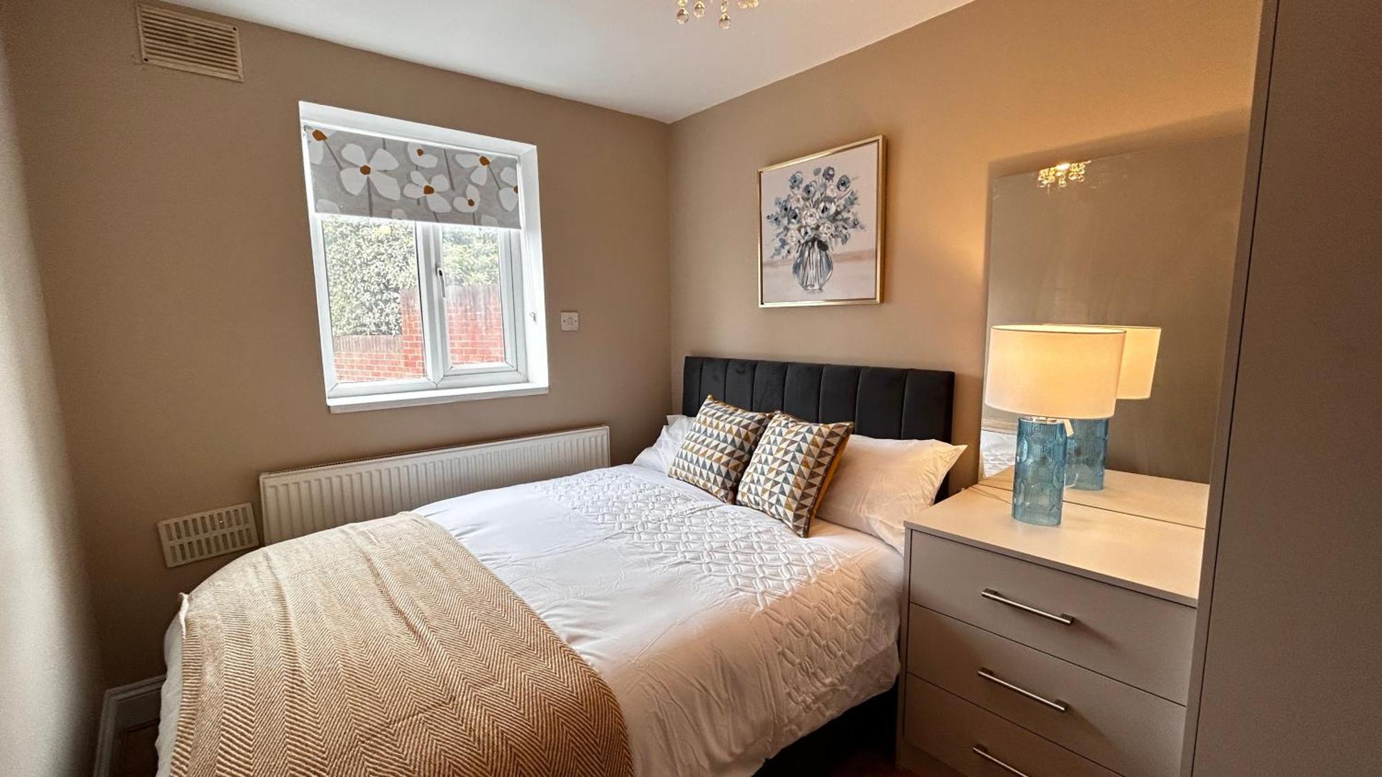 Free Parking 2 Bed Flat Near Heathrow Airport Hillingdon