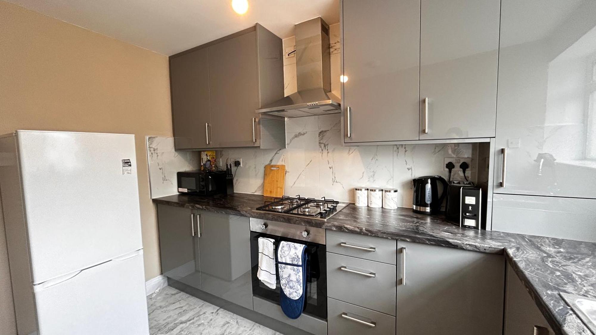 Apartment Free Parking 2 Bed Flat Near Heathrow Airport